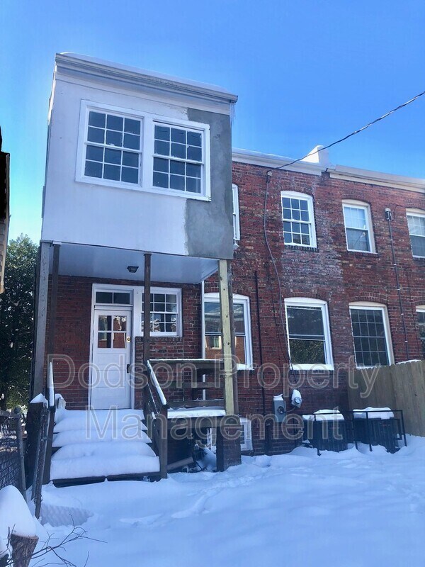Building Photo - 1130 W Grace St