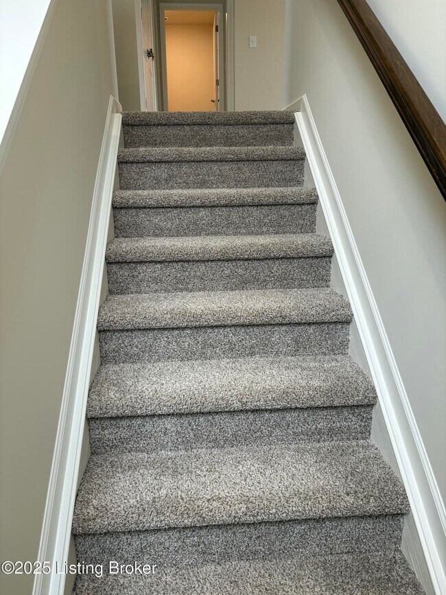 Building Photo - 16817 Aiken Rdg Cir