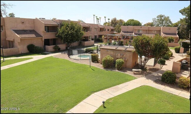 Building Photo - 10828 N Biltmore Dr