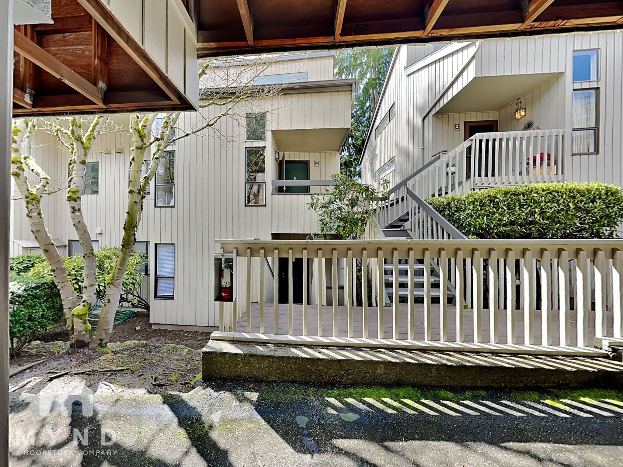 Building Photo - 10905 NE 35th Pl