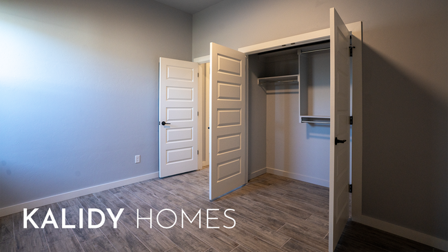 Building Photo - 308 W 3rd St