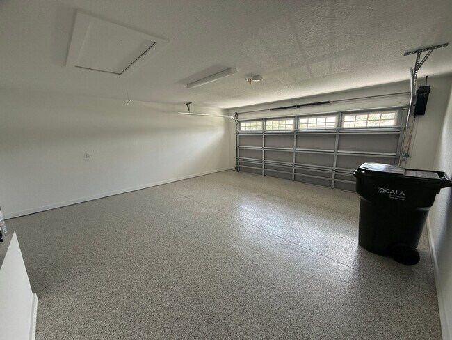 Building Photo - 1607 NE 46th Rd