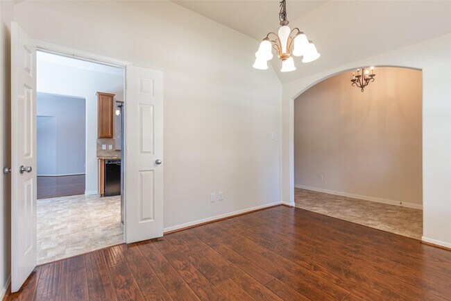 Building Photo - 24519 Red Bluff Tr