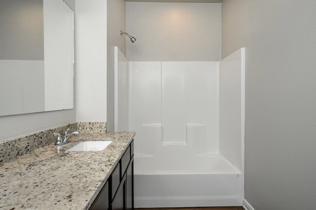 Building Photo - Spacious Townhome Available Now!