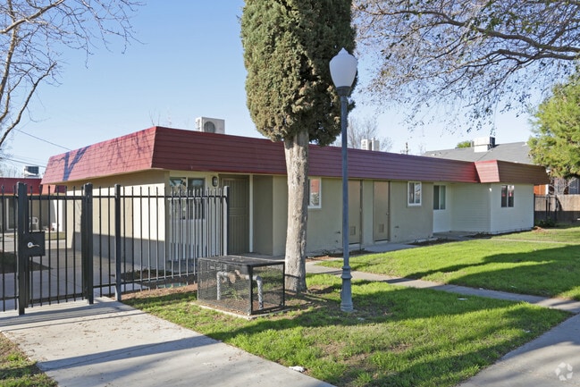 Primary Photo - Mendota Apartments