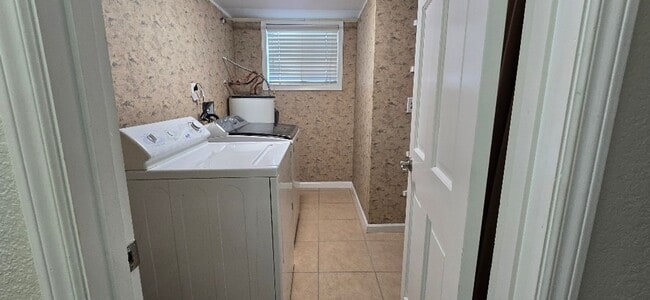 Building Photo - ucvilla7