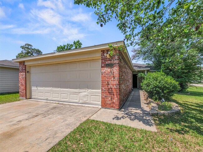 Building Photo - 16393 Many Trees Ln
