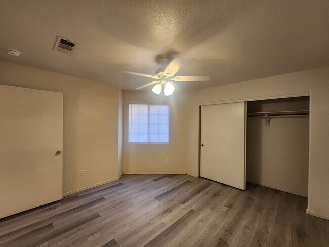 Building Photo - Great Location in Green Valley