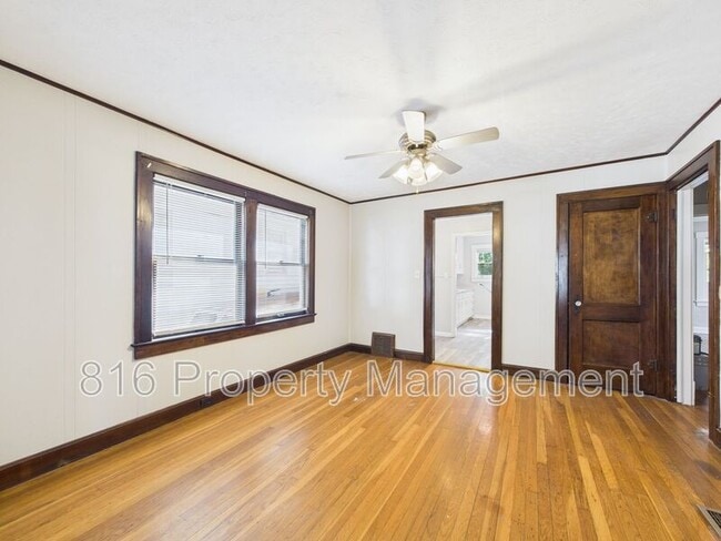 Building Photo - 6612 Park Ave E