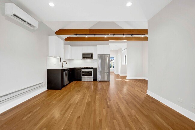 Building Photo - 1735 W Cullerton St