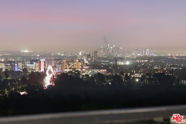 Building Photo - 10350 Wilshire Blvd