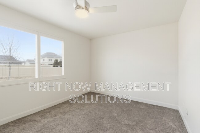 Building Photo - 6376 E Payson Dr