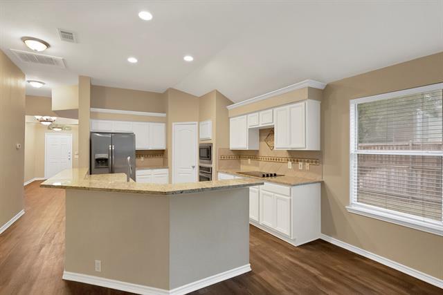 Building Photo - 5708 McKinley Ln