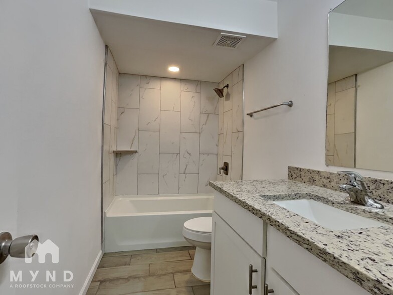 Building Photo - 6649 W Ocotillo Rd