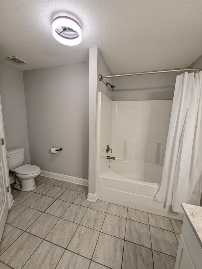 Building Photo - 9044 Quail Roost Dr