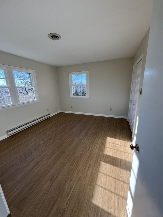 Building Photo - 8298 Scenic Dr