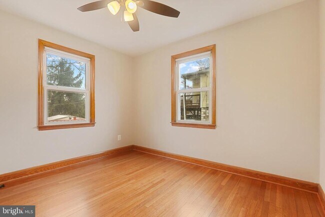 Building Photo - 7604 Queen Anne Dr