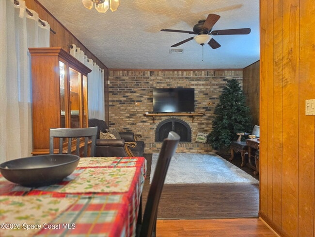 Building Photo - 2900 S Vassar St