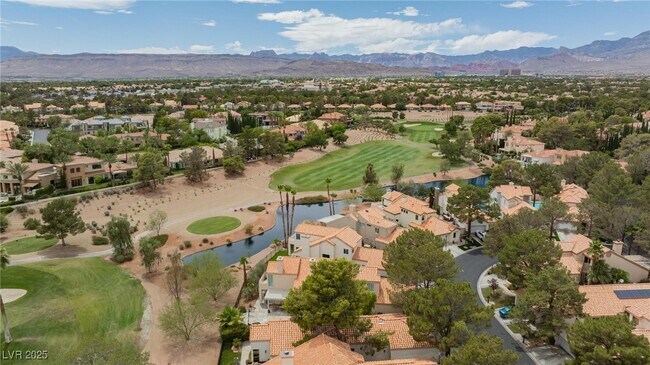 Building Photo - 8949 Diamond Falls Dr