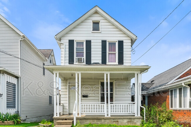 Primary Photo - 814 Summit St