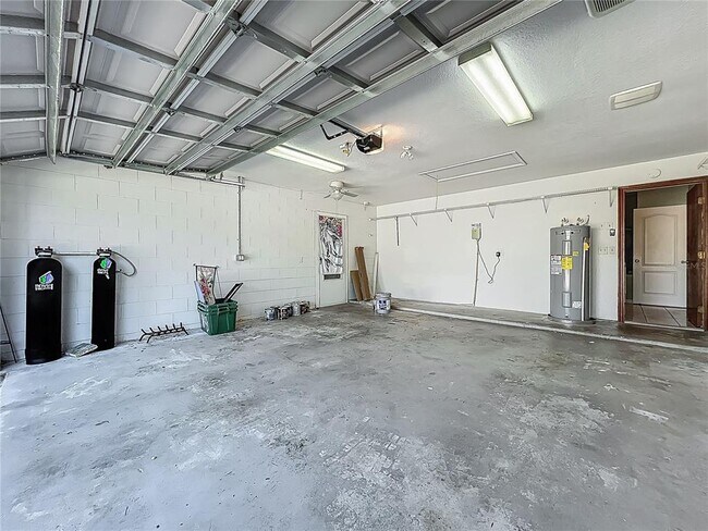 Building Photo - 1843 Shadyhill Terrace