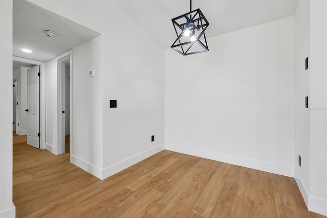 Building Photo - 5168 Conroy Rd