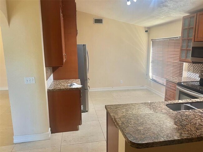 Building Photo - 2036 NW 183rd Cir