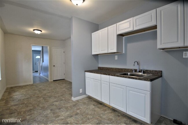 Building Photo - 4 br, 1 bath House - 322 Hanover Ave