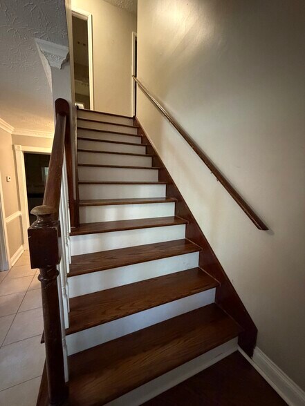 Building Photo - 265 Fairfield Cir