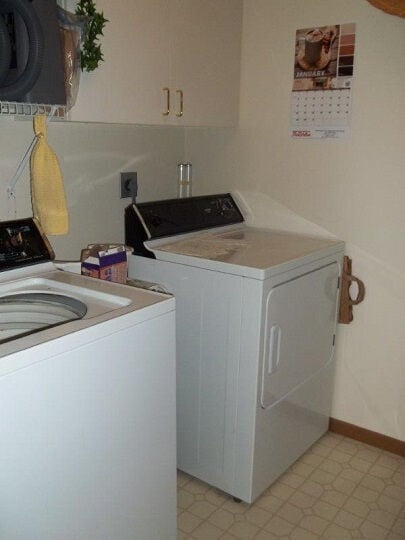 Building Photo - Blackhawk