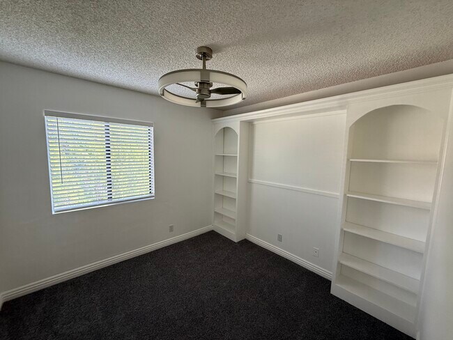 Building Photo - 28015 Sarabande Ln