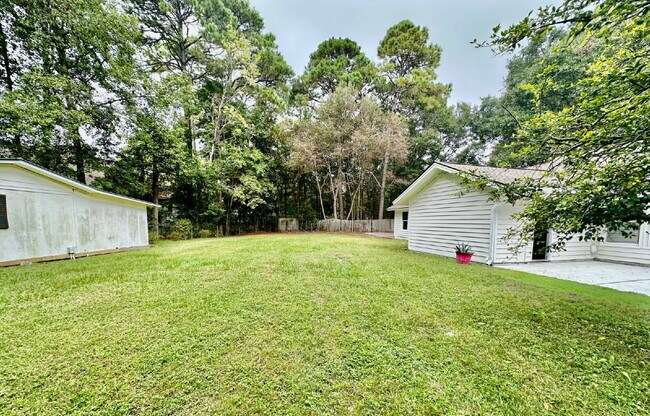 Building Photo - Completely Remodeled Ranch Style Home in t...