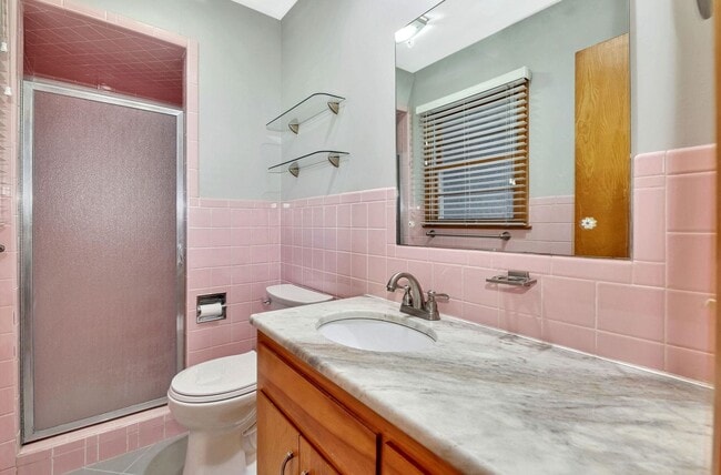 Building Photo - Coming available in February!