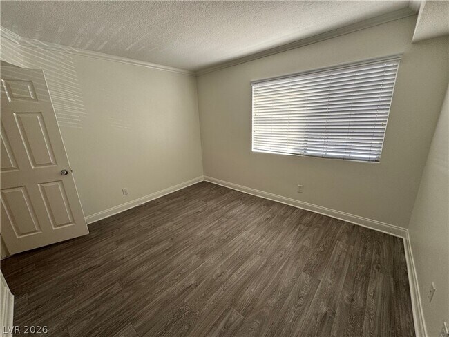 Building Photo - 2750 S Durango Dr