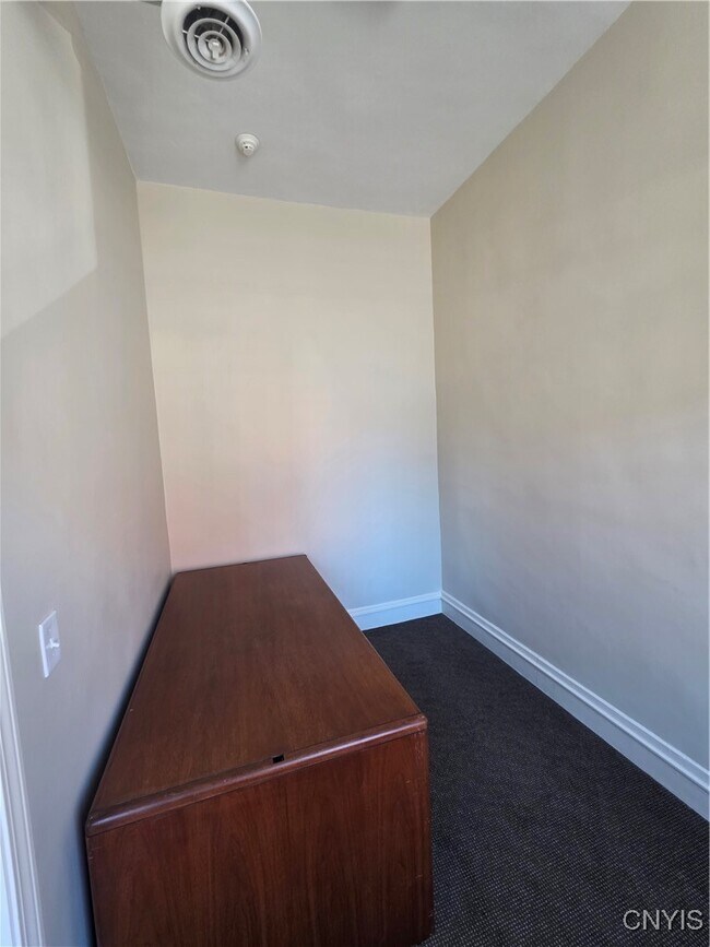 Building Photo - 807-13 N Salina St