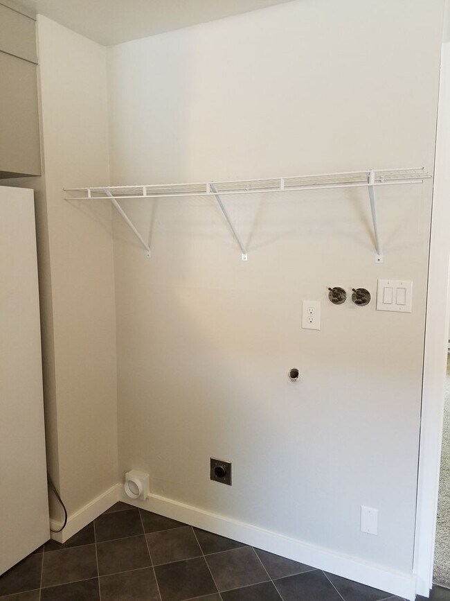 Building Photo - 14728LAa