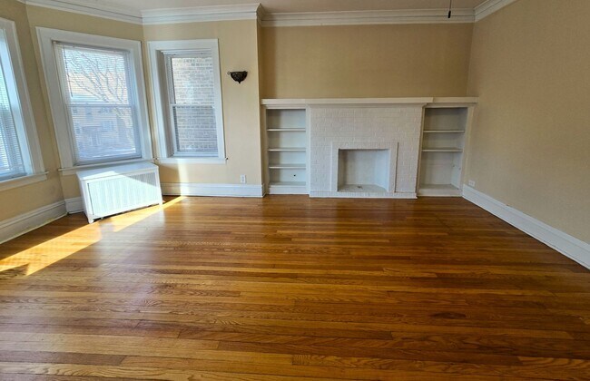Building Photo - 4021 N Mozart St