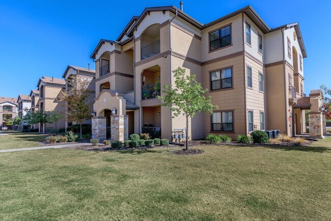 Mariposa Apartment Homes At Elk Drive Burleson Tx Apartment Finder