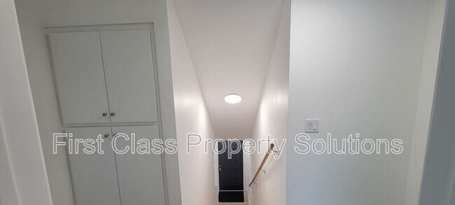 Building Photo - 6428 Drexel Ave