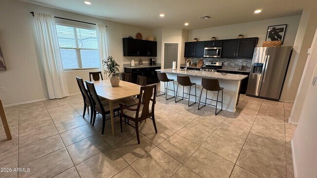 Building Photo - 30998 W Earll Dr