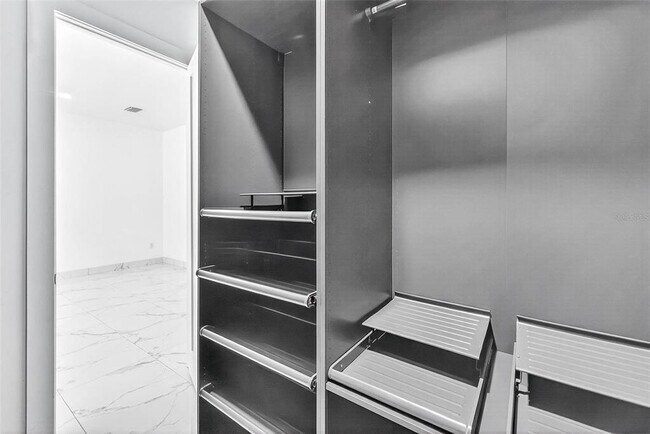 Building Photo - 216 N Glen Arven Ave