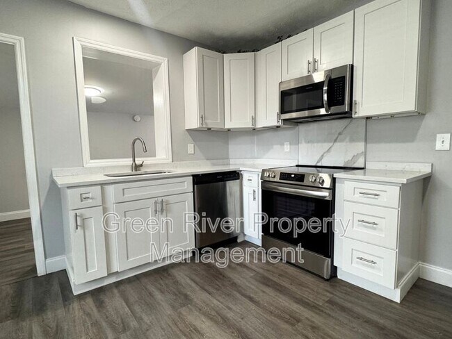 Building Photo - 2803 College St