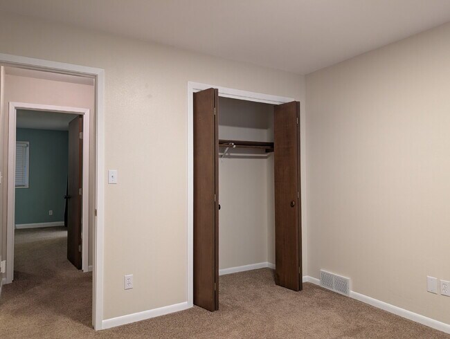 Building Photo - Nice 3 Bedroom Ranch in Appleton