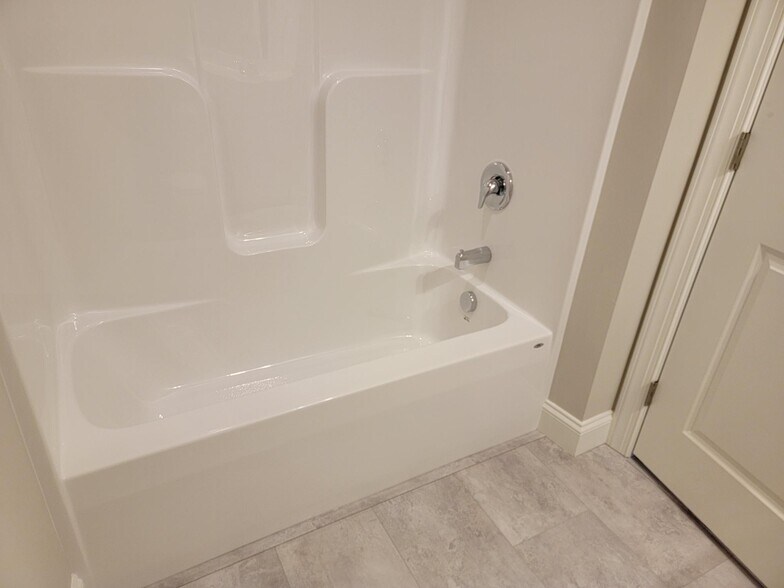 Building Photo - 205 Sage Blvd