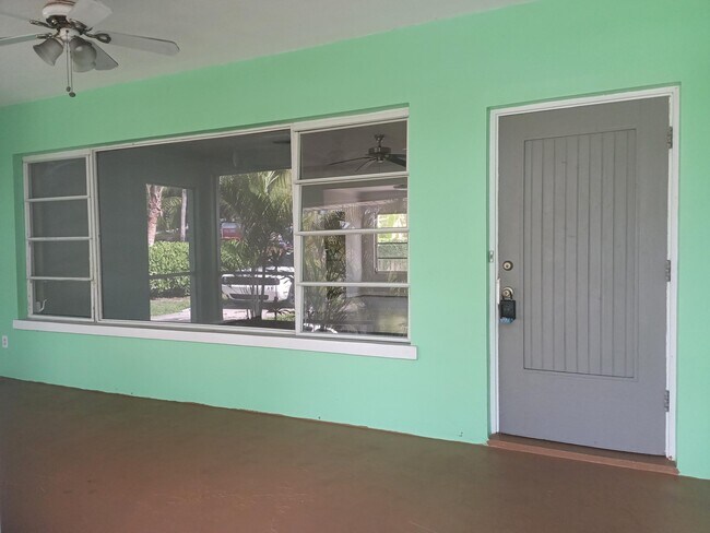 Building Photo - 322 Vanderbilt Dr