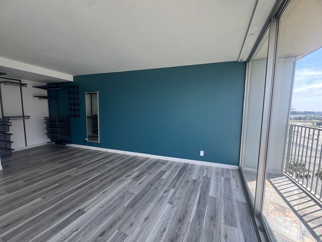 Building Photo - High-Rise Long Beach Condo with Ocean Views, Huge Balcony and Parking