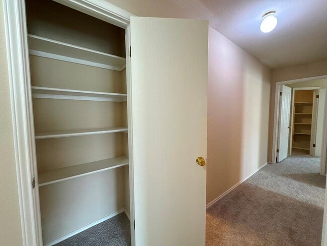 Building Photo - 209 Katy B Ln