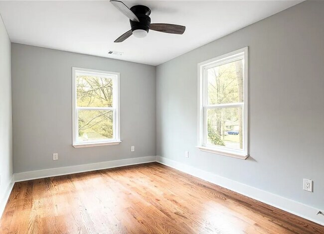 Building Photo - Spacious 5BR/3.5 BA Renovated Home Near Beltline with Off-Street Parking