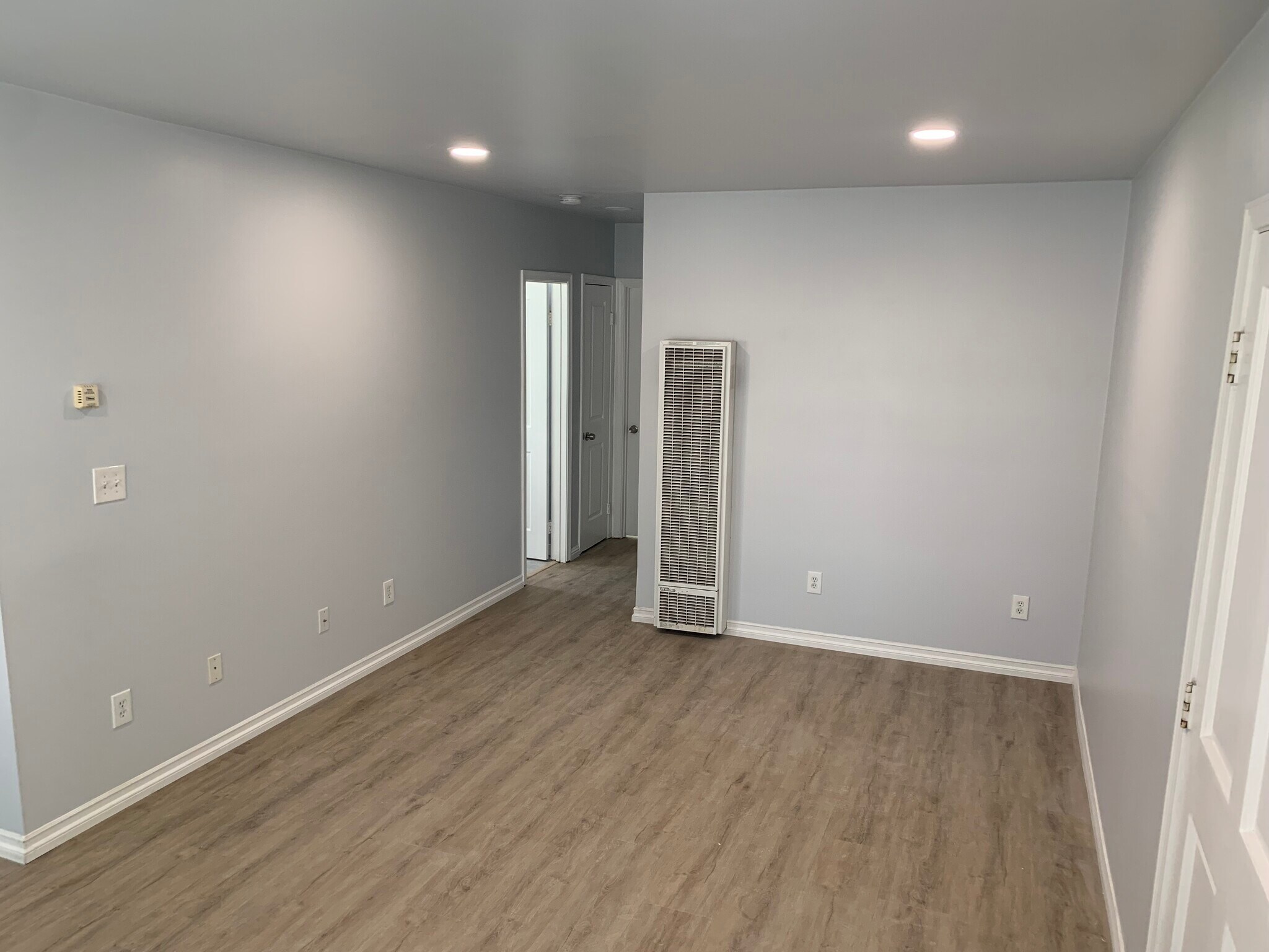 Building Photo - 630 E San Antonio Dr