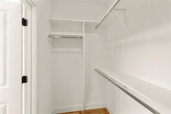 Building Photo - 1038 W 31st St